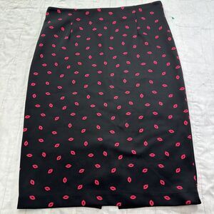 H&M Women's Pencil Skirt‎ Large Black W Hot Pink Lipstick Print